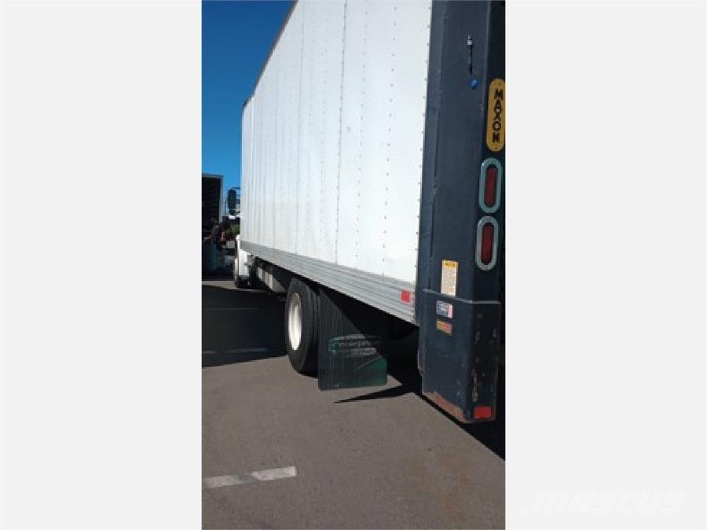 Freightliner M2 Camiões de caixa fechada