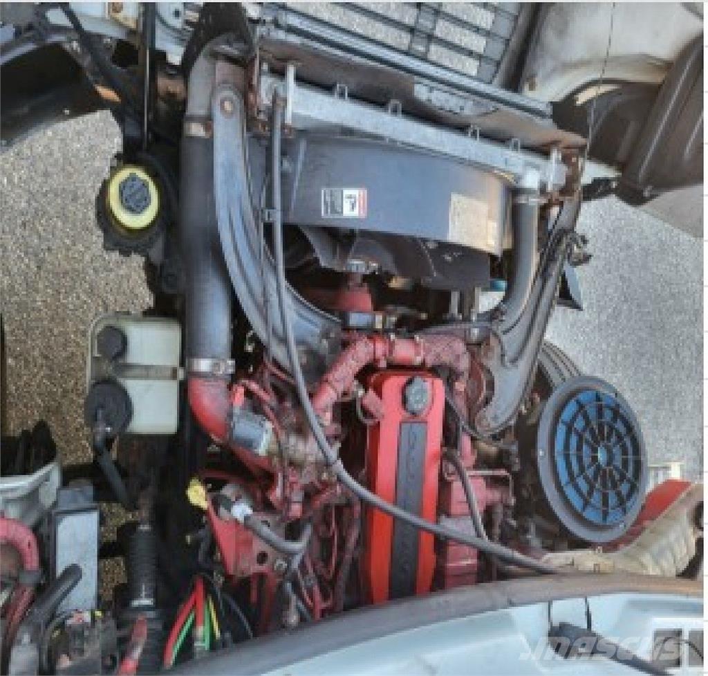 Freightliner M2 Camiões de caixa fechada