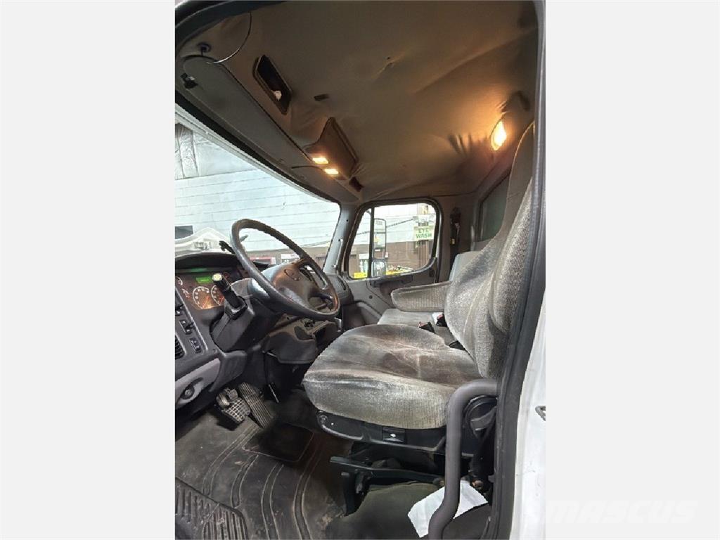 Freightliner M2 Camiões caixa temperatura controlada