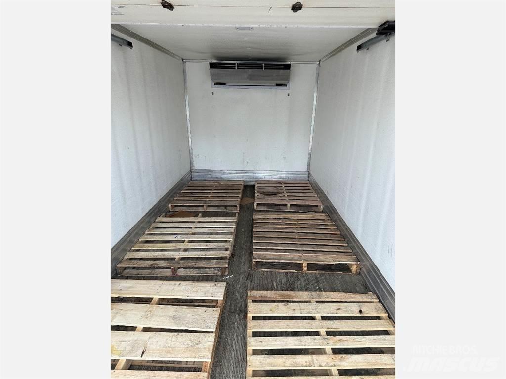 Freightliner M2 106 Camiões caixa temperatura controlada