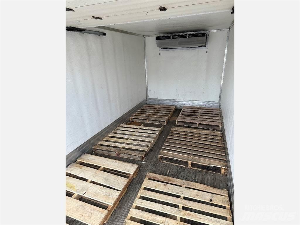 Freightliner M2 106 Camiões caixa temperatura controlada