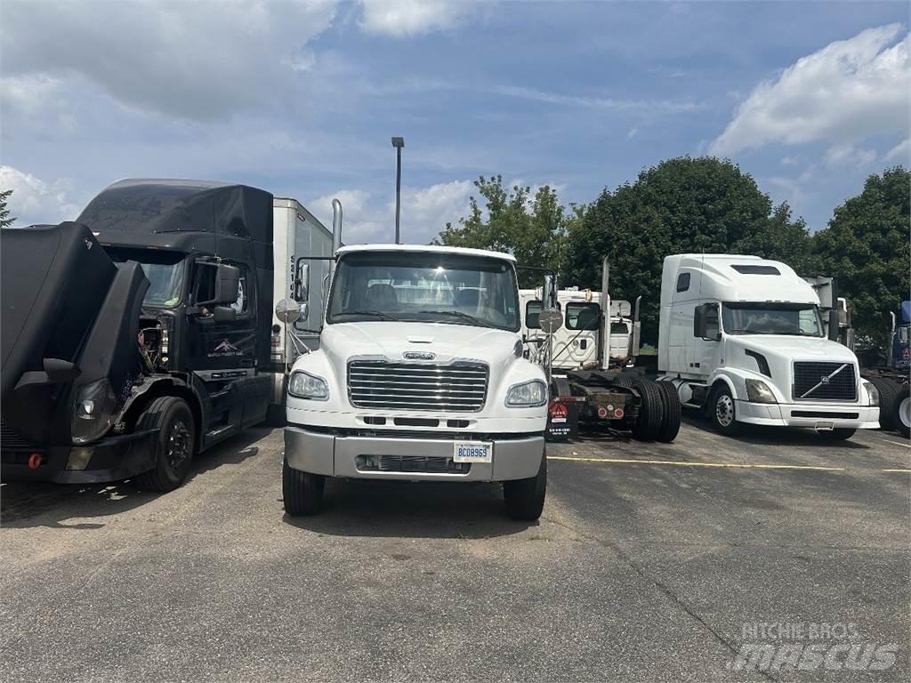 Freightliner M2 106 Tractores (camiões)