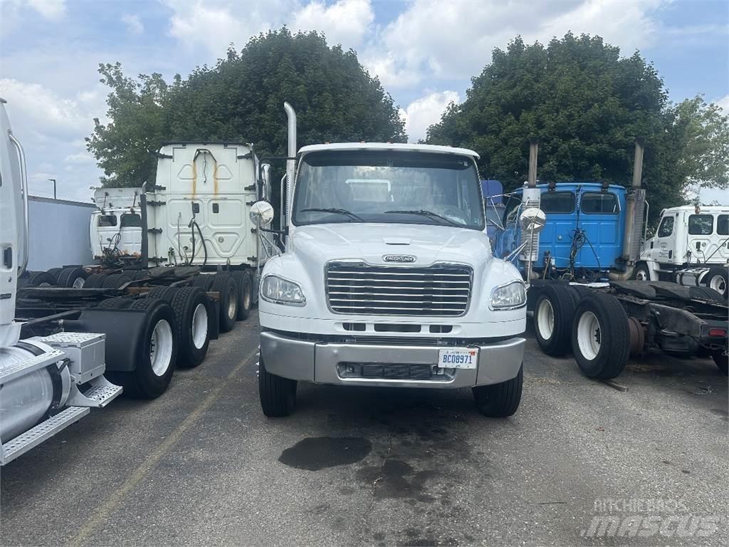 Freightliner M2 106 Tractores (camiões)