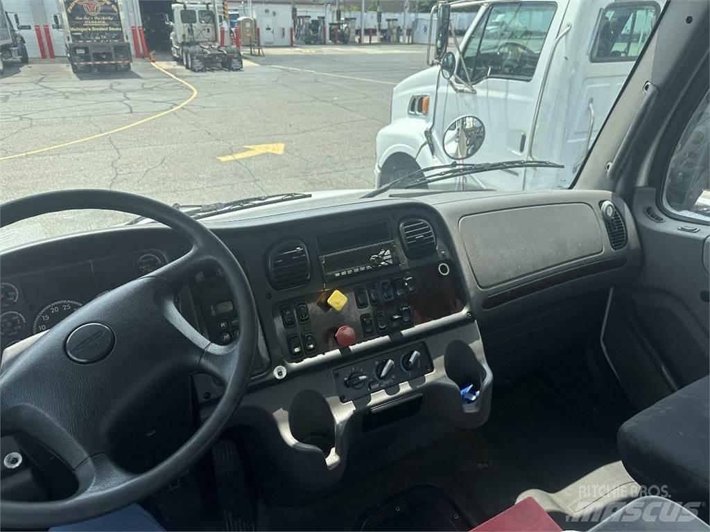 Freightliner M2 106 Tractores (camiões)