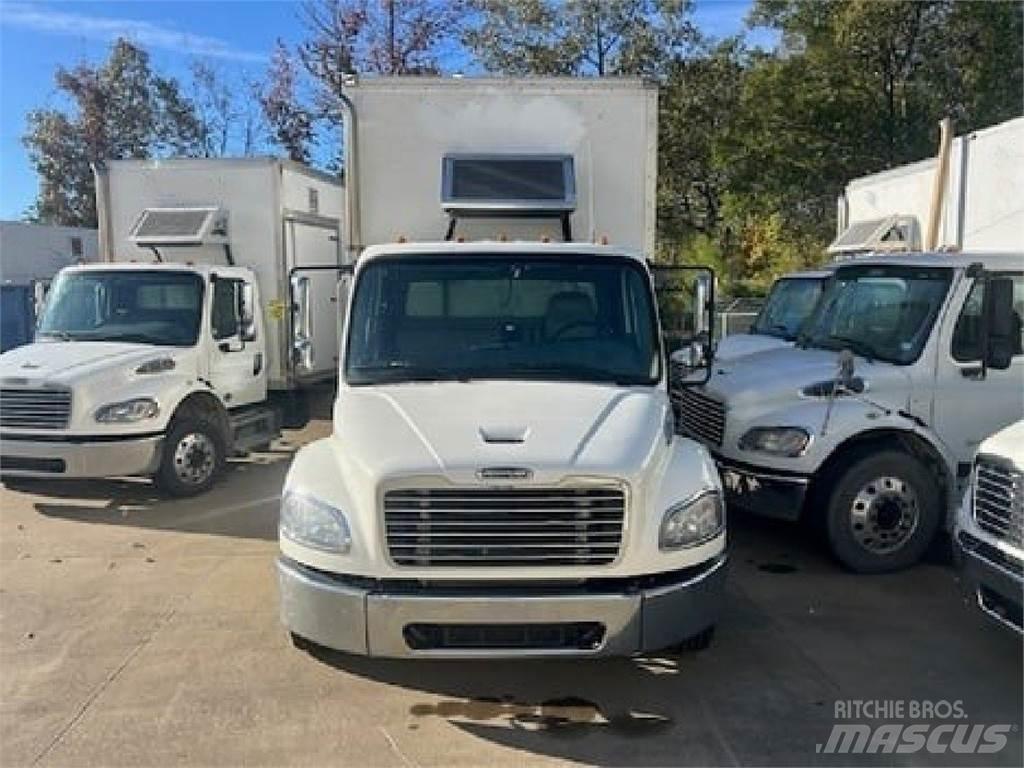 Freightliner M2-106 Camiões de caixa fechada