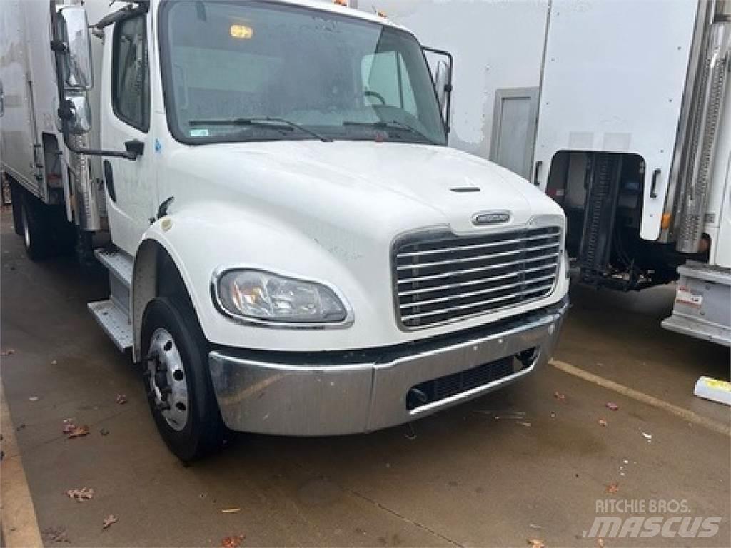 Freightliner M2-106 Camiões de caixa fechada