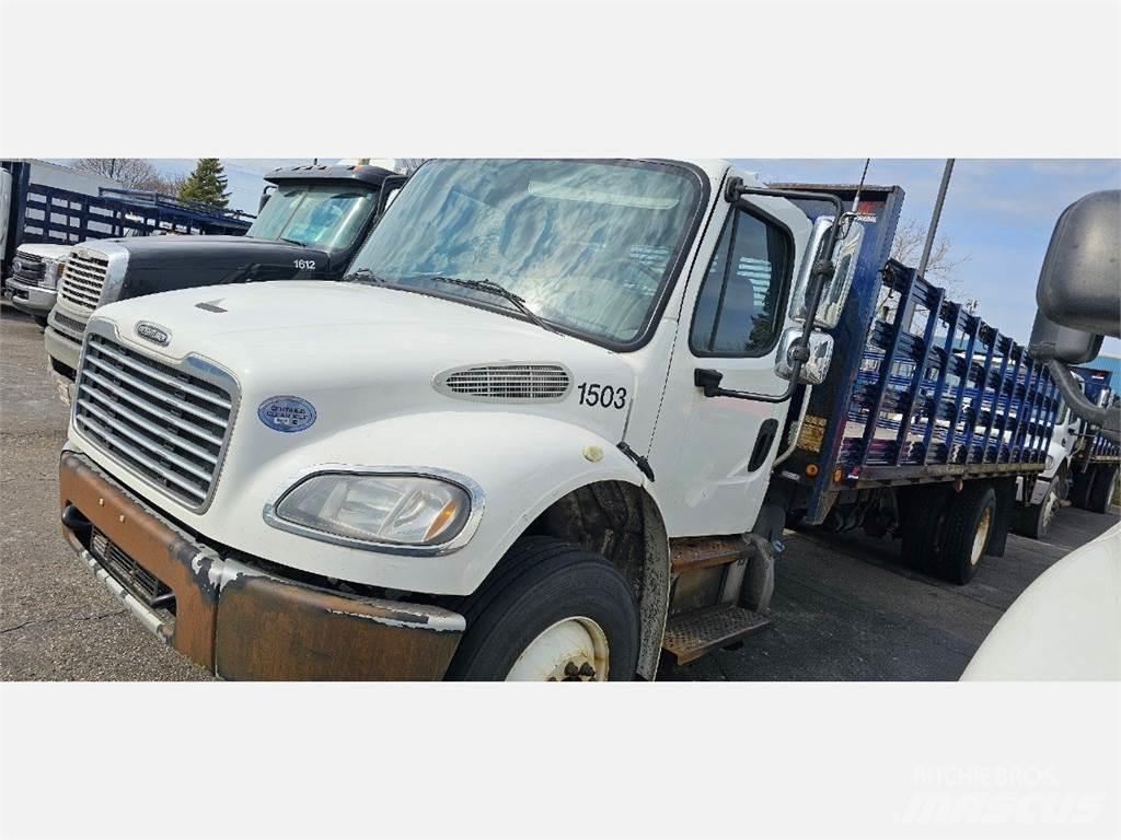 Freightliner M2 106 Camiões estrado/caixa aberta