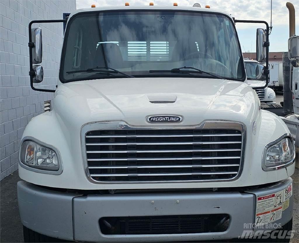 Freightliner M2 106 Camiões estrado/caixa aberta