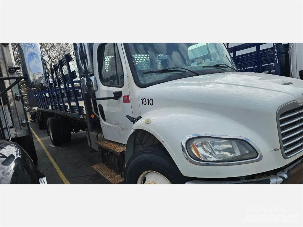 Freightliner M2 106 Camiões estrado/caixa aberta