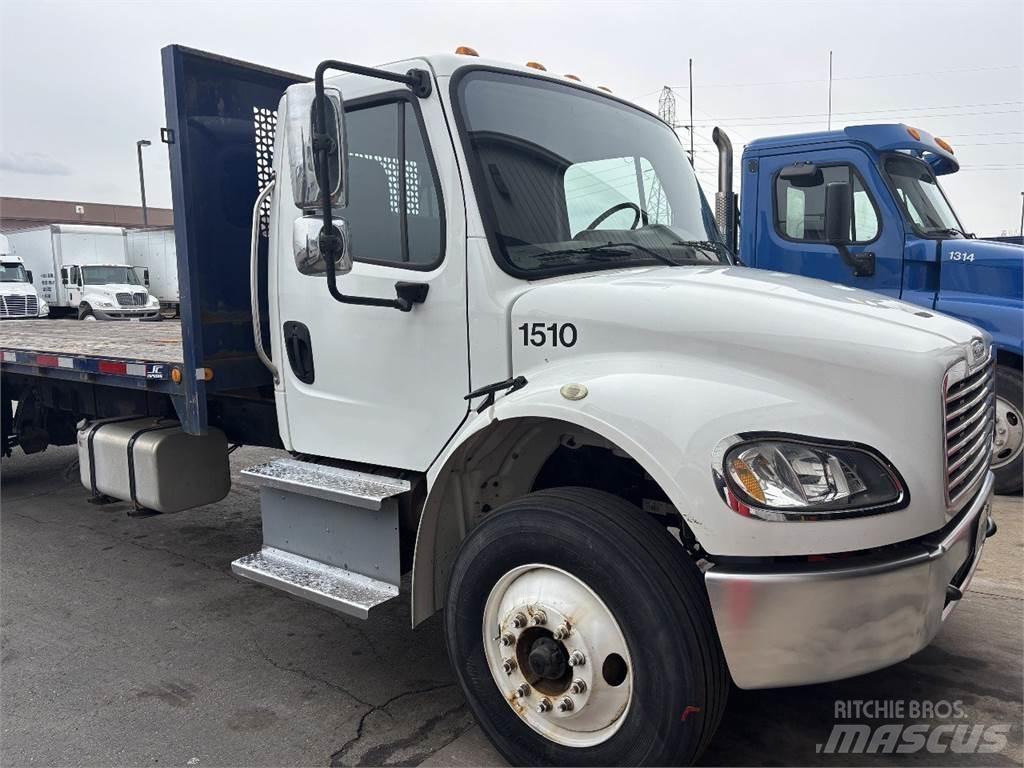 Freightliner M2 106 Camiões estrado/caixa aberta