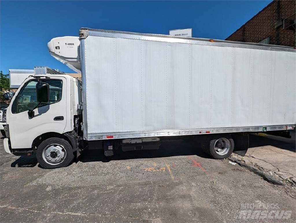 Hino 195 Camiões caixa temperatura controlada