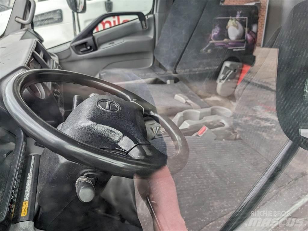 Hino 195 Camiões caixa temperatura controlada