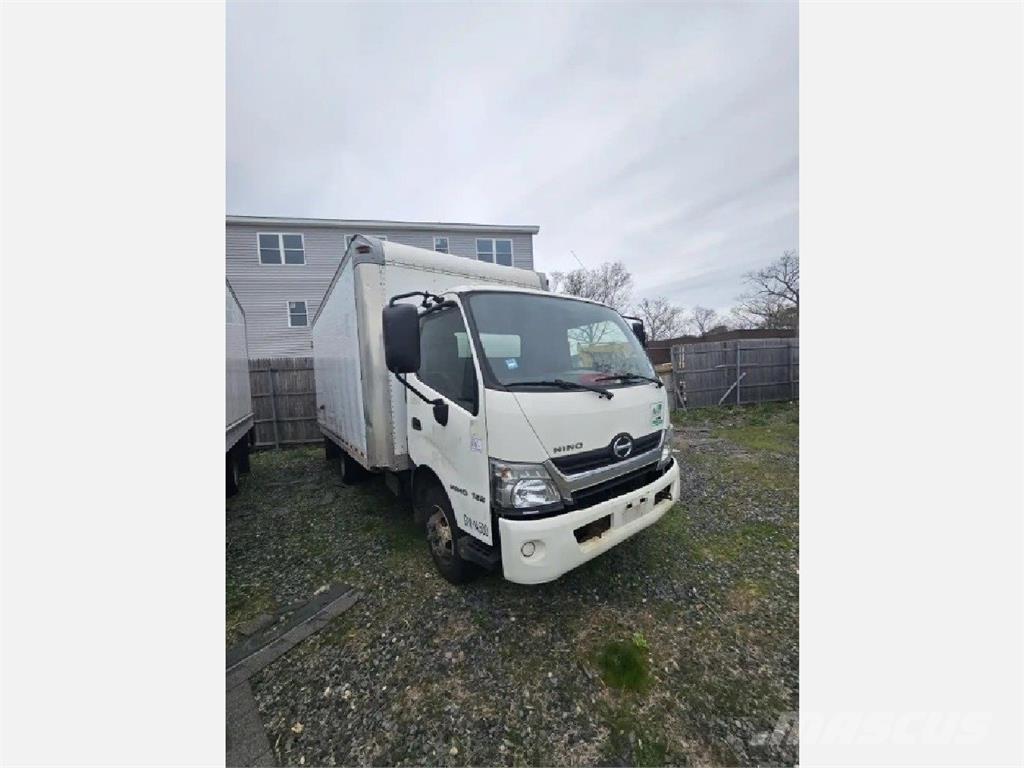 Hino 195 Camiões de caixa fechada