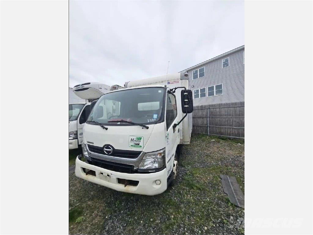 Hino 195 Camiões de caixa fechada
