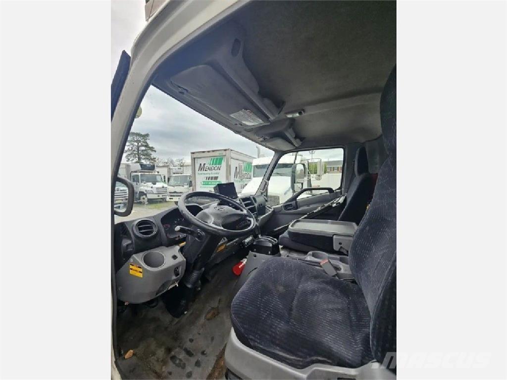 Hino 195 Camiões caixa temperatura controlada