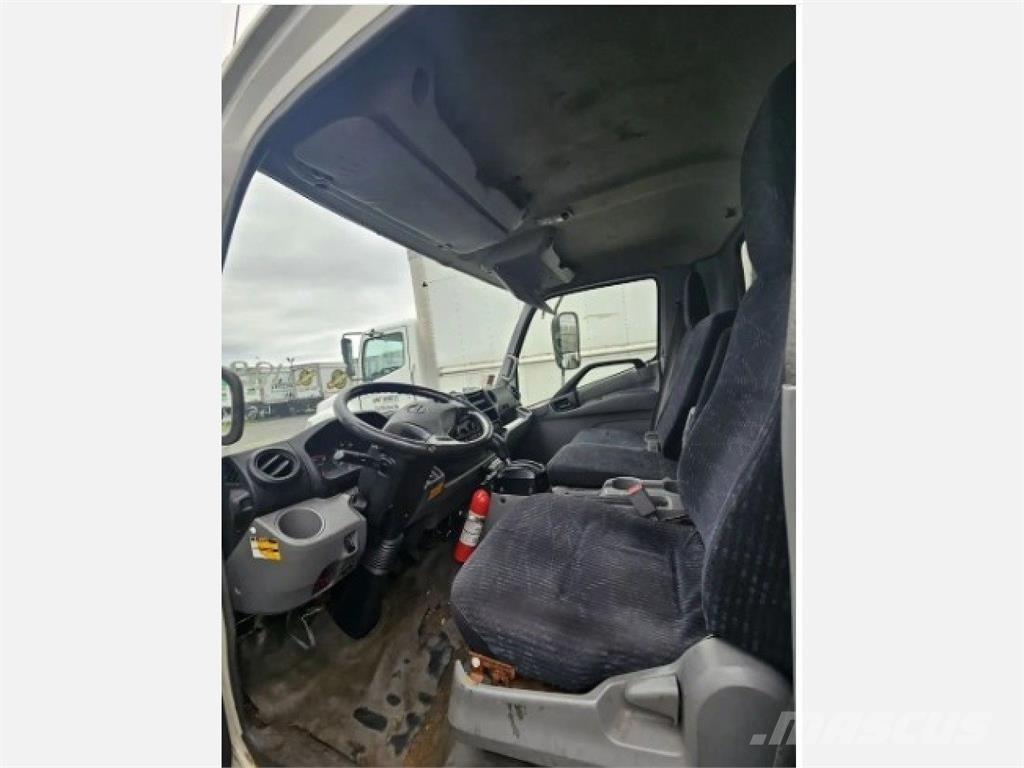Hino 195 Camiões caixa temperatura controlada