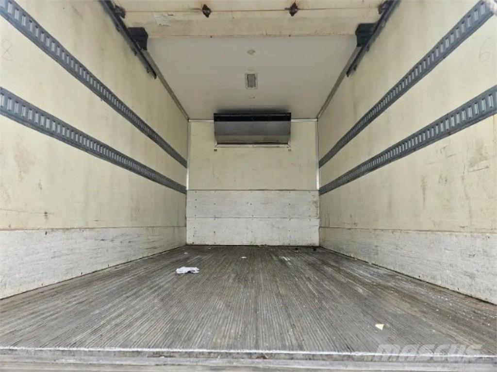 Hino 195 Camiões caixa temperatura controlada