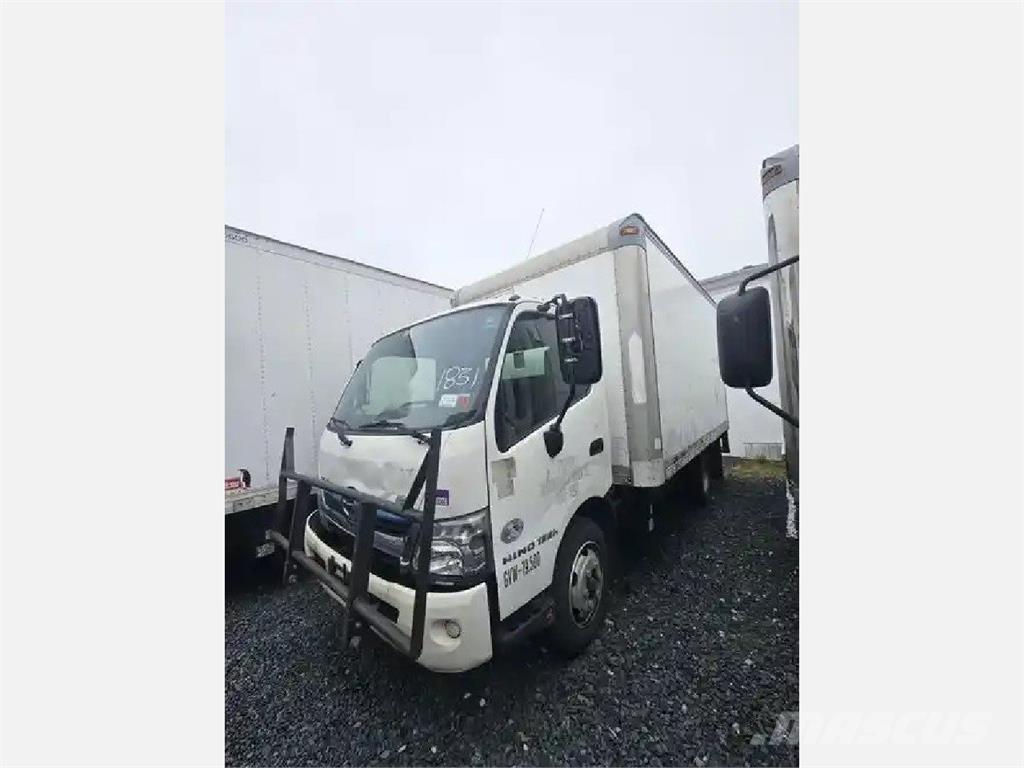 Hino 195 Camiões de caixa fechada