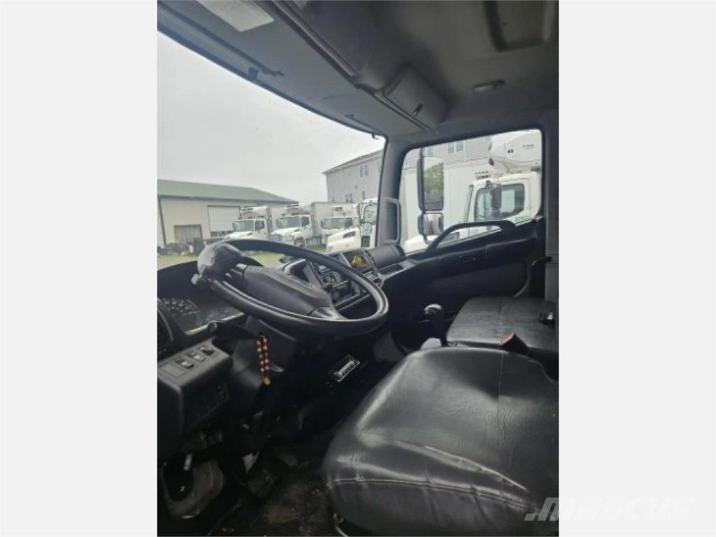 Hino 268 Camiões caixa temperatura controlada