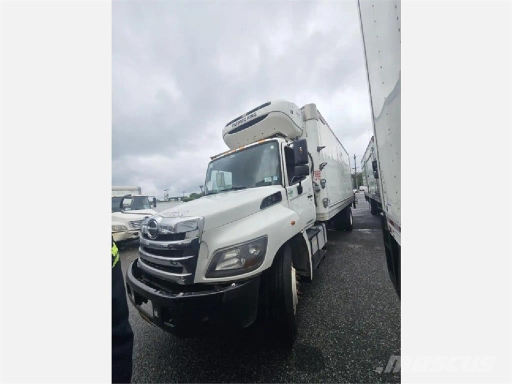 Hino 268 Camiões caixa temperatura controlada