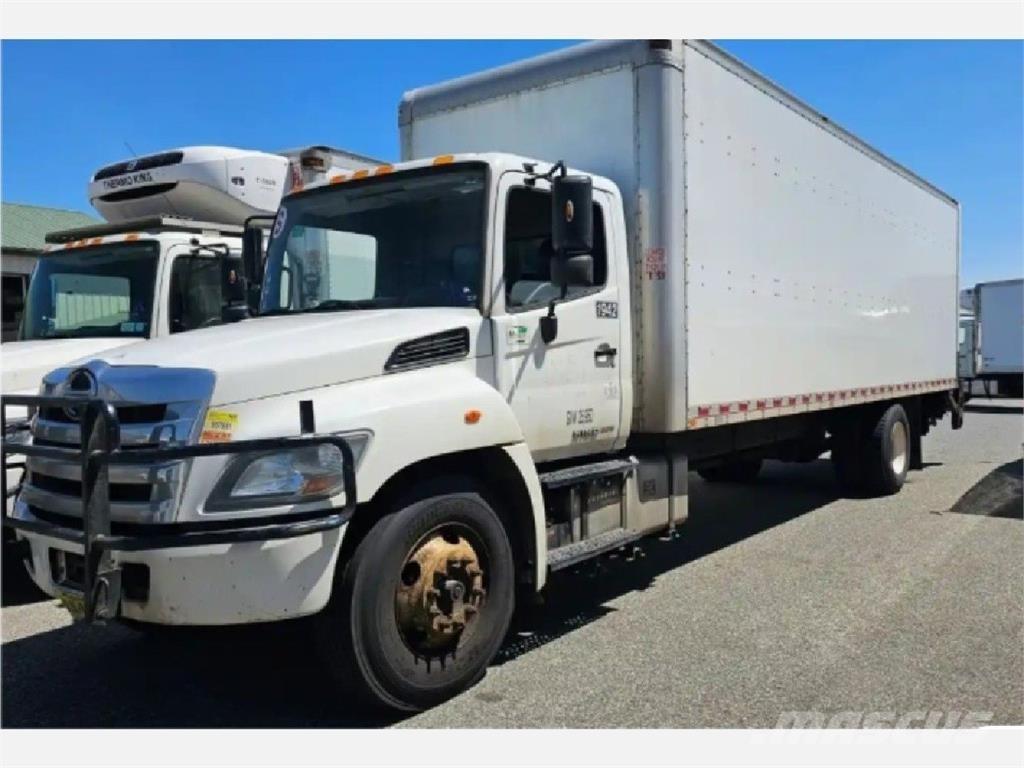 Hino 268 Camiões de caixa fechada