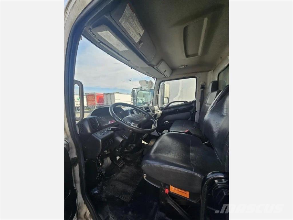 Hino 268 Camiões caixa temperatura controlada