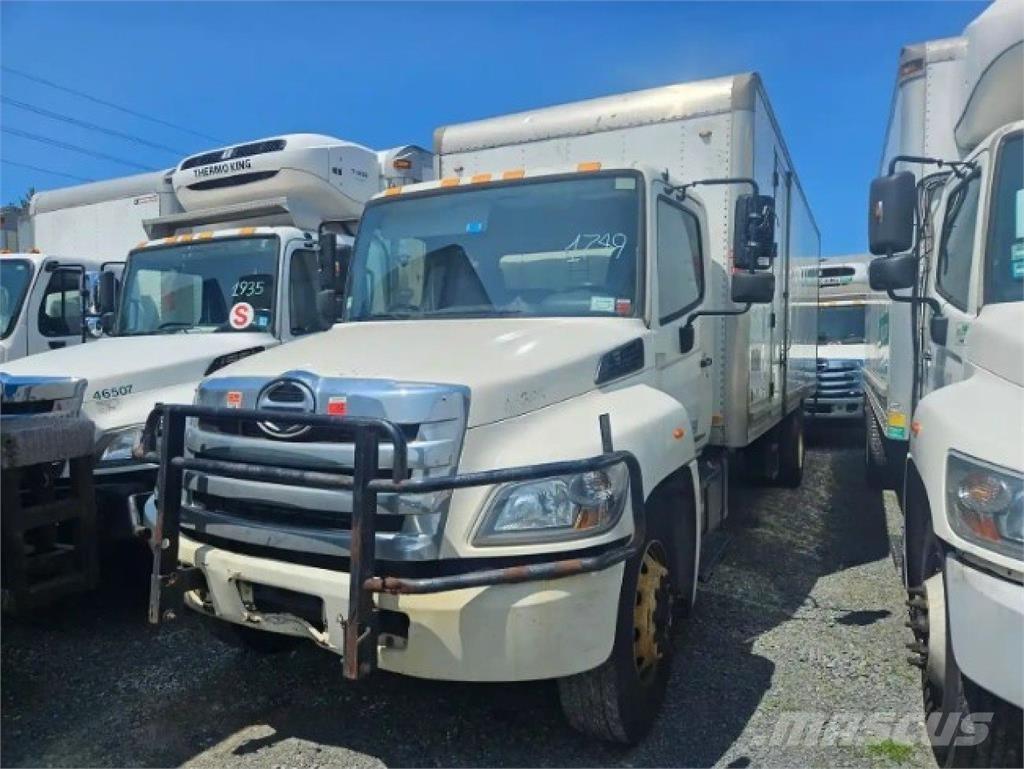 Hino 268 Camiões de caixa fechada