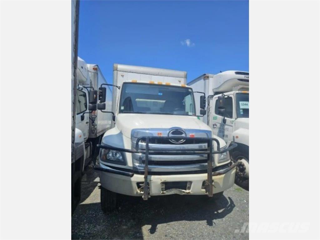 Hino 268 Camiões de caixa fechada