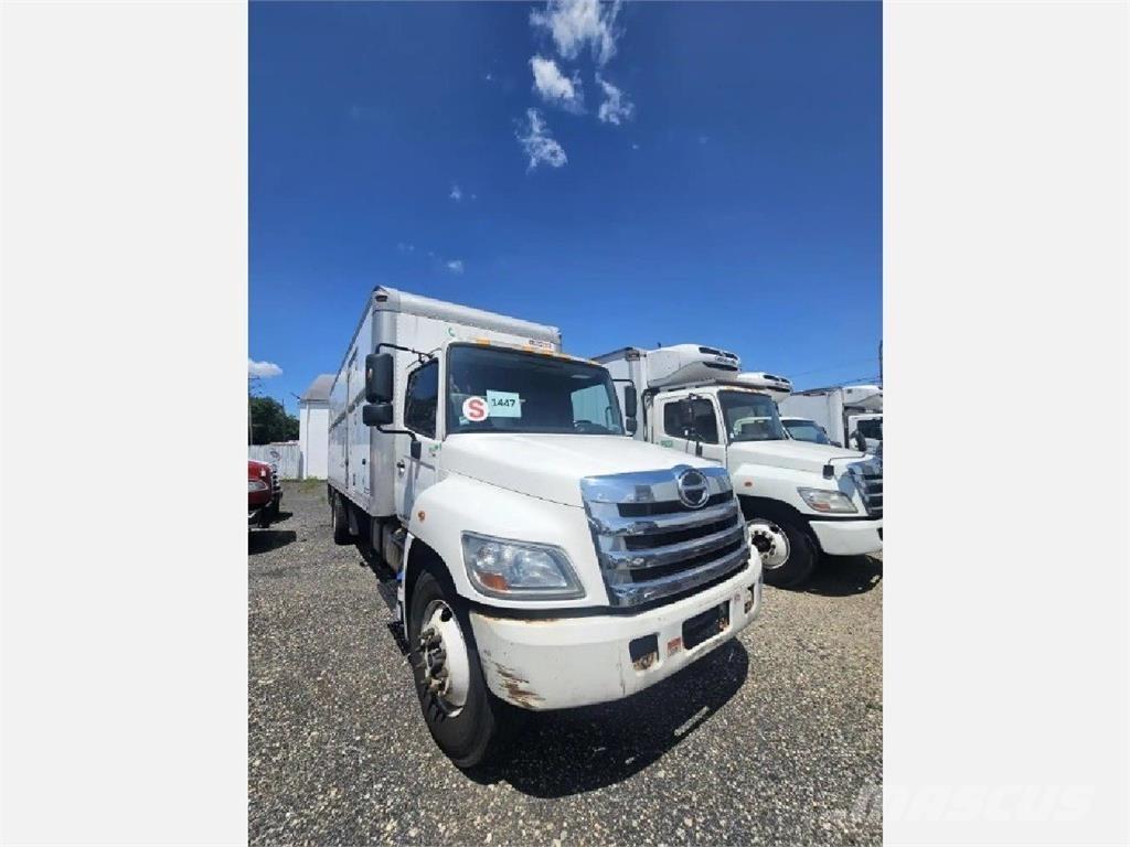 Hino 268 Camiões de caixa fechada