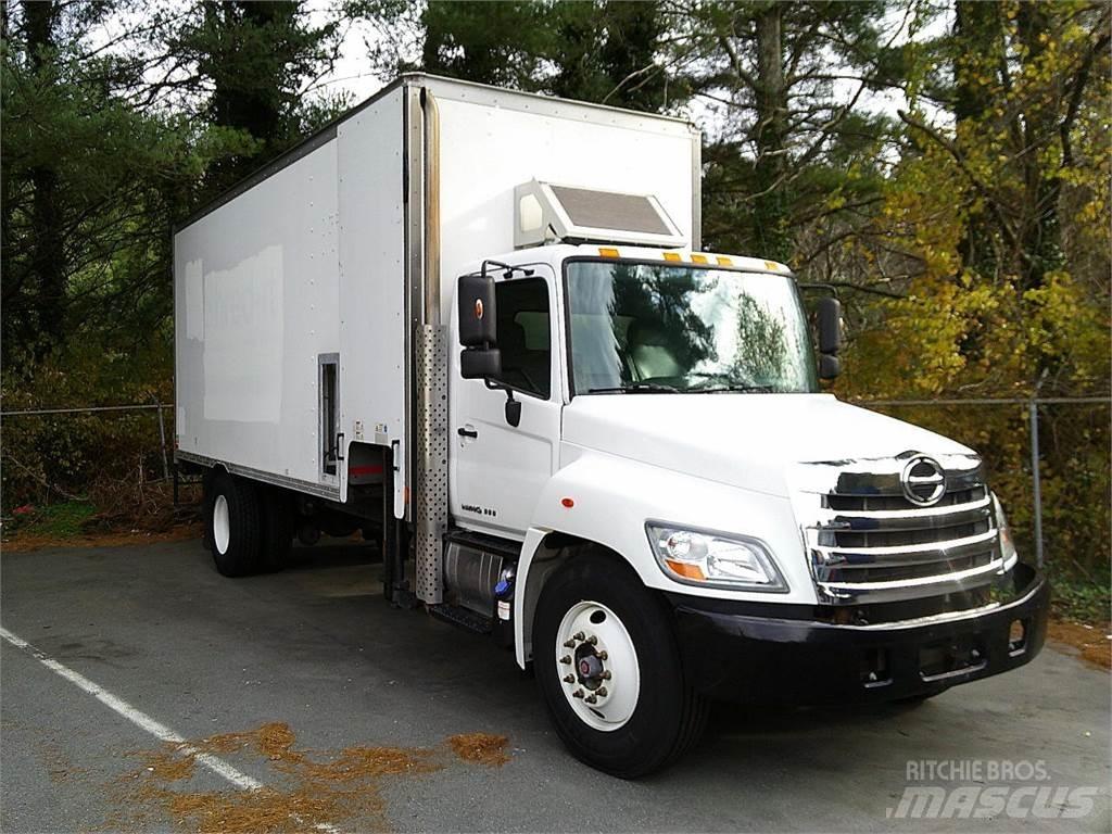 Hino 338 Camiões de caixa fechada