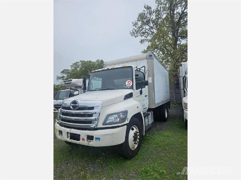 Hino 338 Camiões de caixa fechada