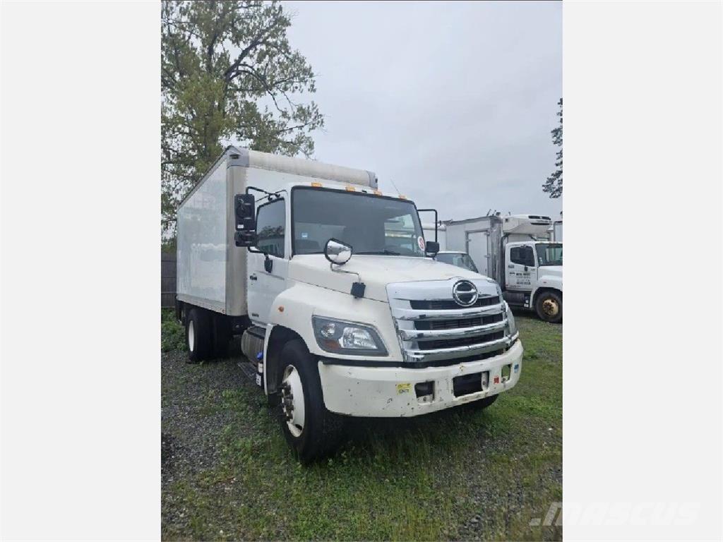 Hino 338 Camiões de caixa fechada