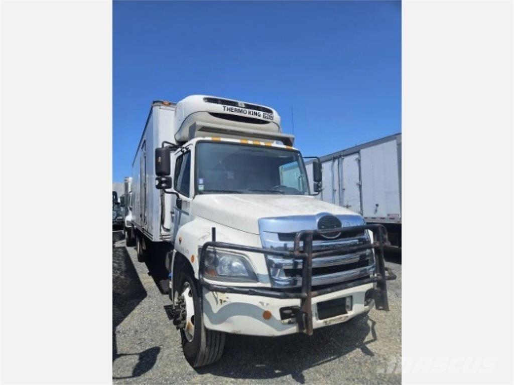 Hino 338 Camiões caixa temperatura controlada