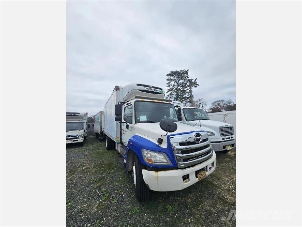 Hino 338 Camiões caixa temperatura controlada