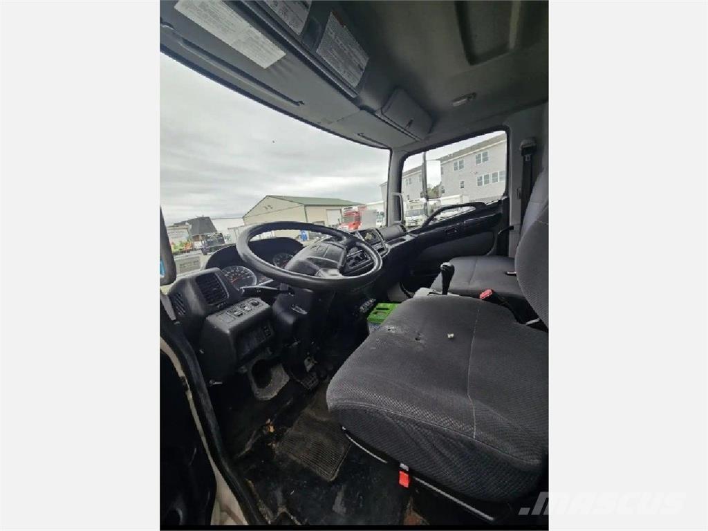 Hino 338 Camiões caixa temperatura controlada