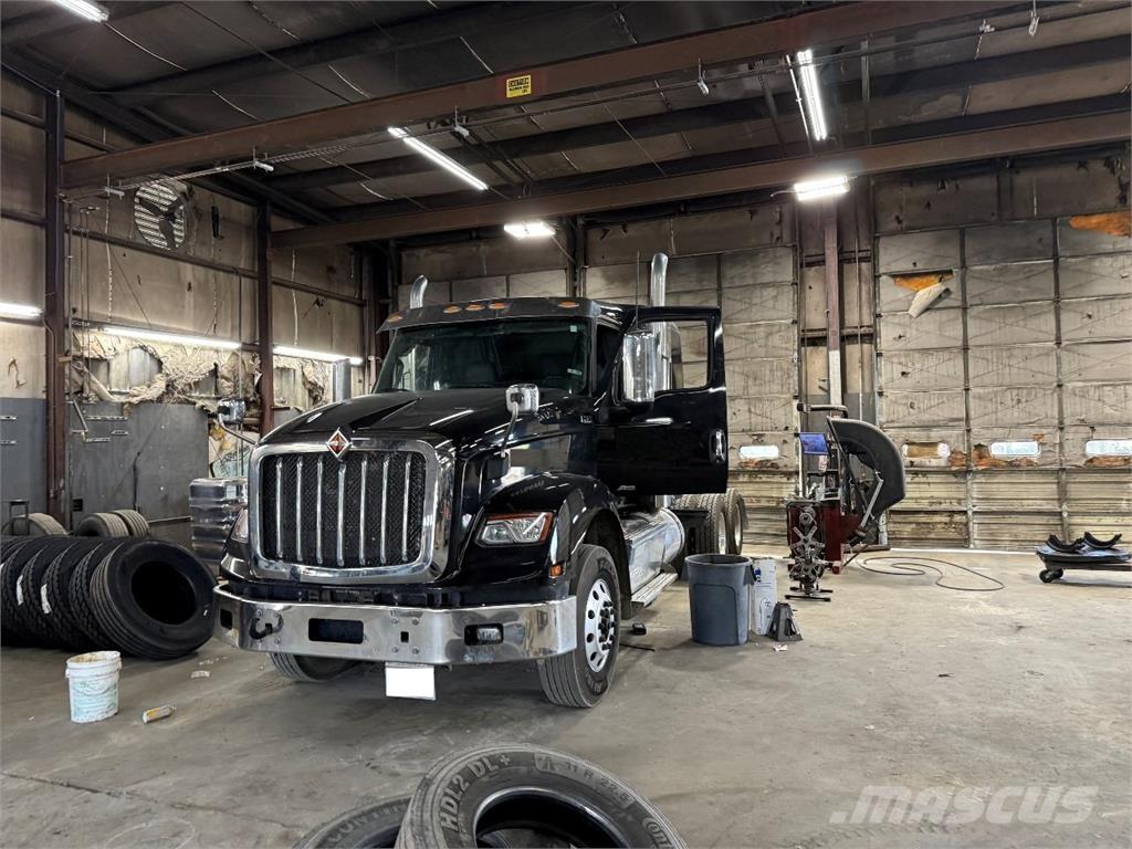 International HX620 Tractores (camiões)