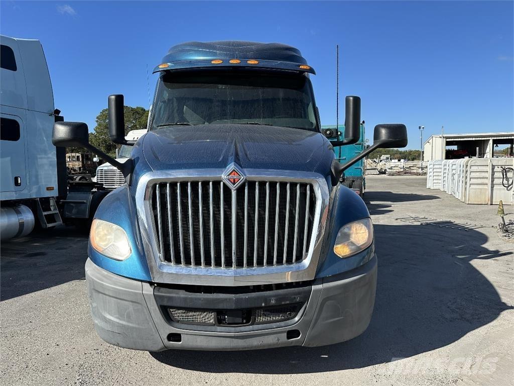 International LT625 Tractores (camiões)