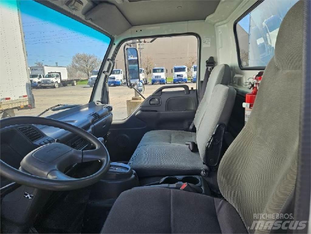 Isuzu NPR Camiões de caixa fechada