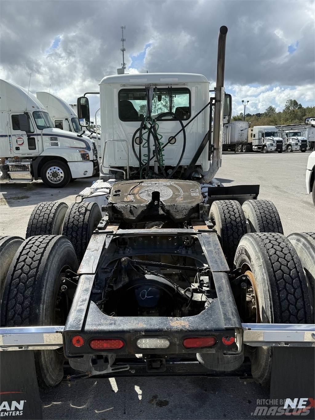Mack AN64T Tractores (camiões)