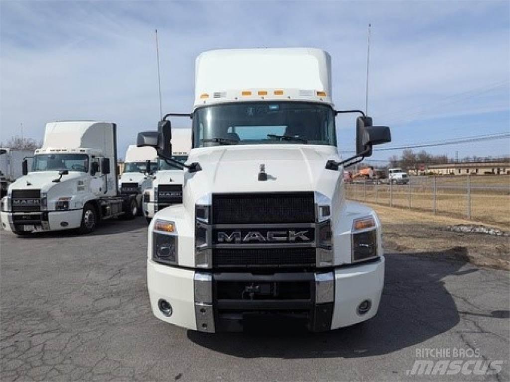 Mack AN64T Tractores (camiões)