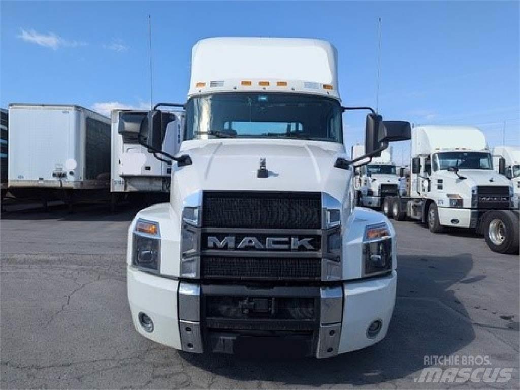 Mack AN64T Tractores (camiões)