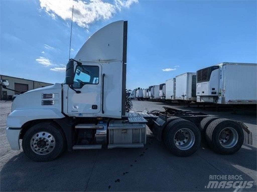 Mack AN64T Tractores (camiões)