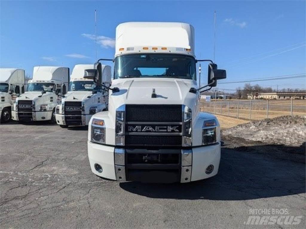Mack AN64T Tractores (camiões)