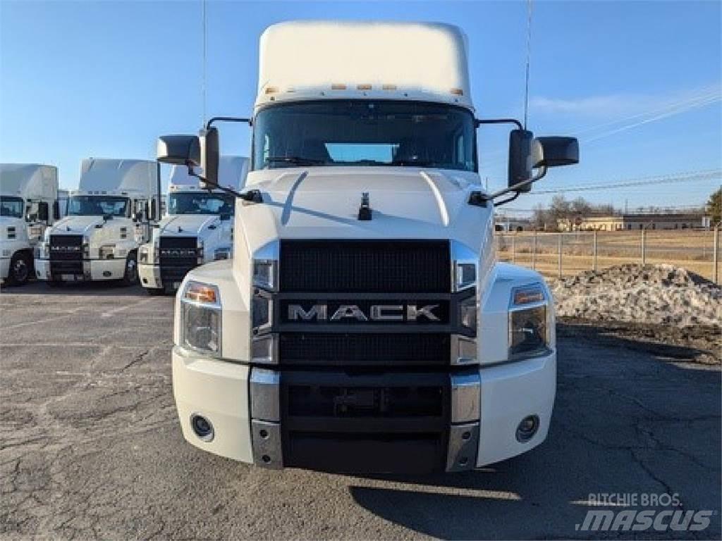 Mack AN64T Tractores (camiões)