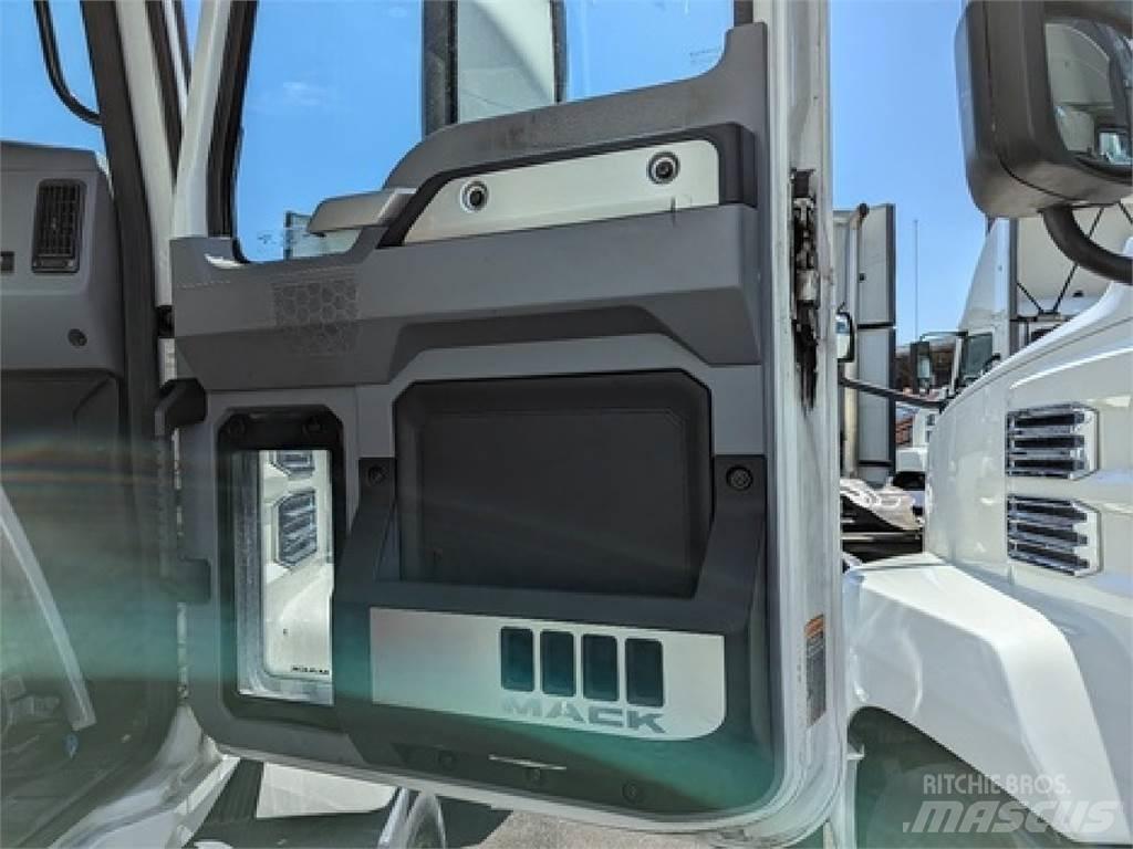 Mack AN64T Tractores (camiões)