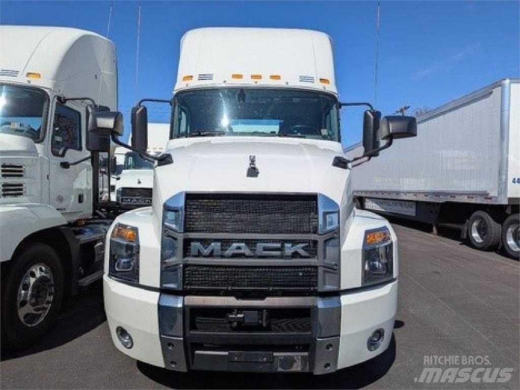 Mack AN64T Tractores (camiões)