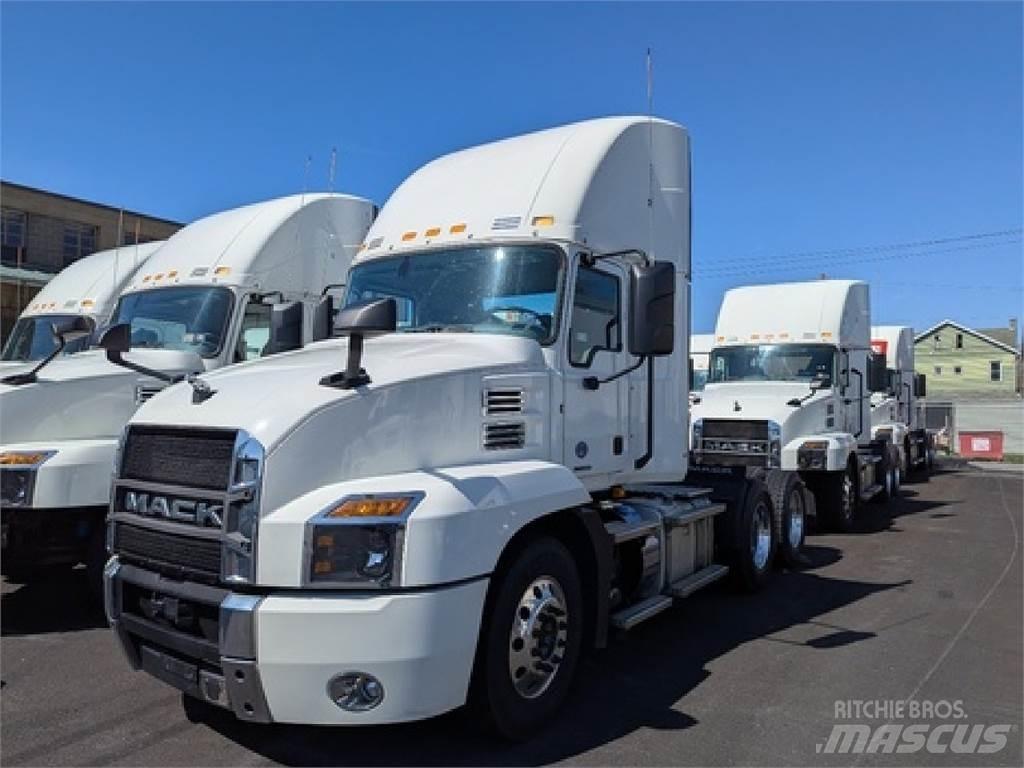 Mack AN64T Tractores (camiões)