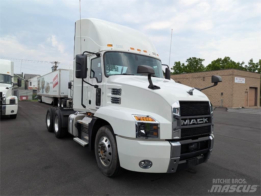 Mack AN64T Tractores (camiões)