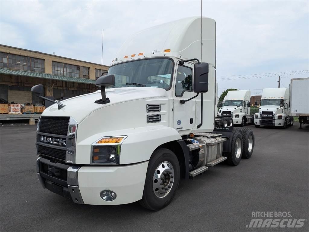 Mack AN64T Tractores (camiões)