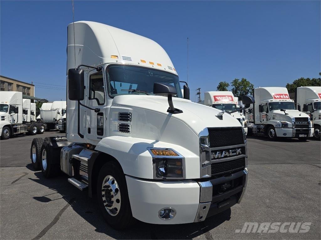 Mack AN64T Tractores (camiões)